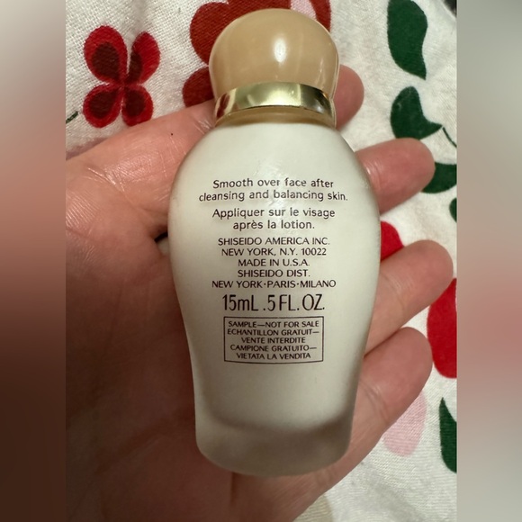 Shiseido Benefiance Revitalizing Emulsion & Makeup Bag Bundle - Picture 7 of 7